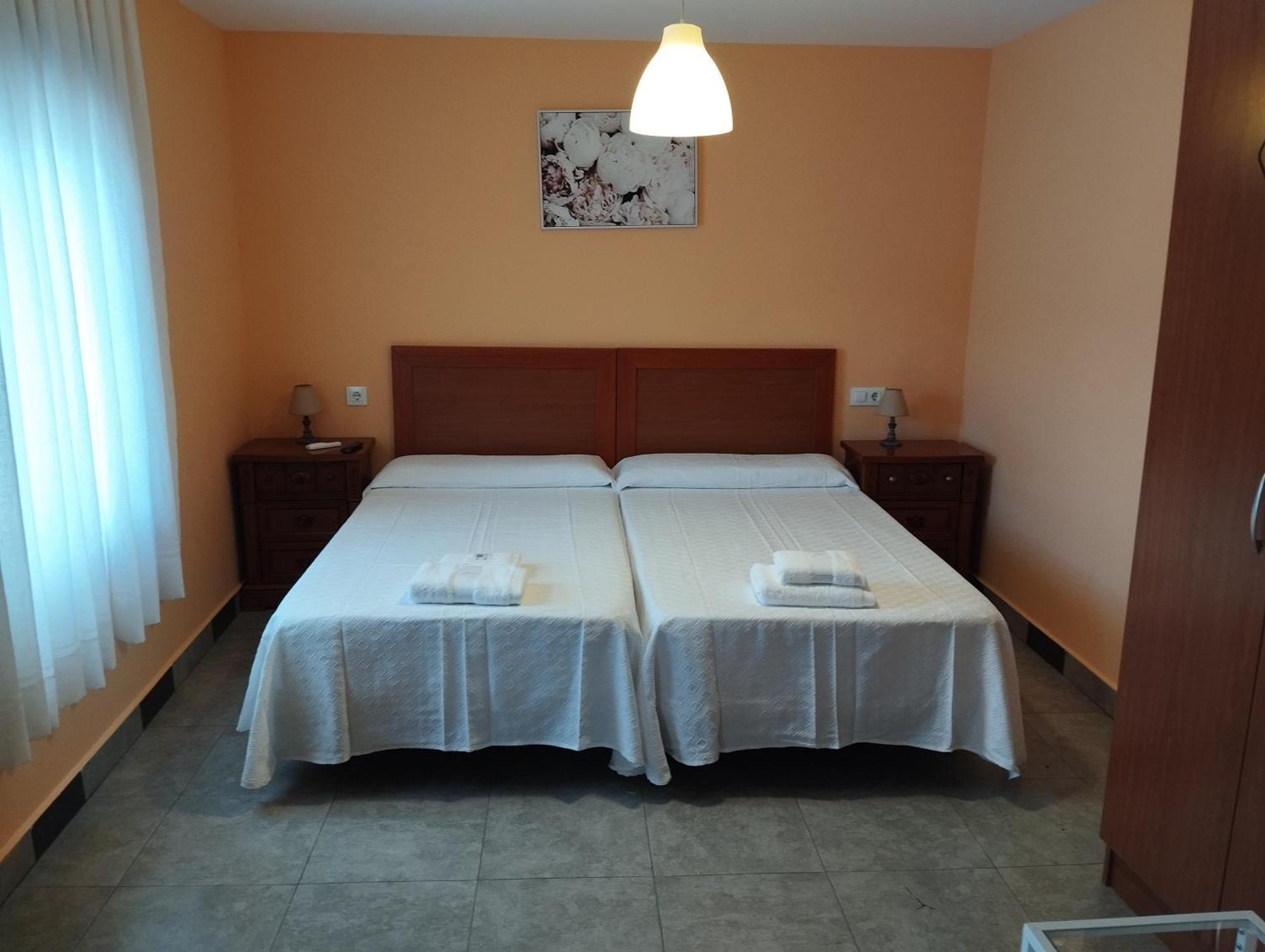 Hostal Bordillas Pomaluengo Buitenkant foto