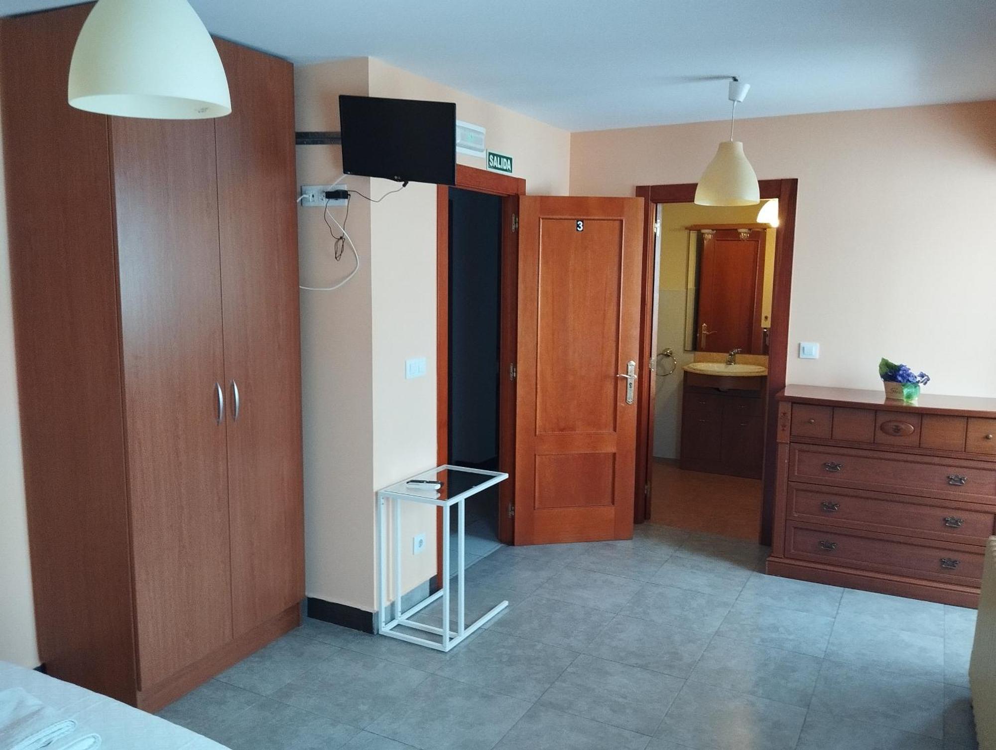 Hostal Bordillas Pomaluengo Buitenkant foto