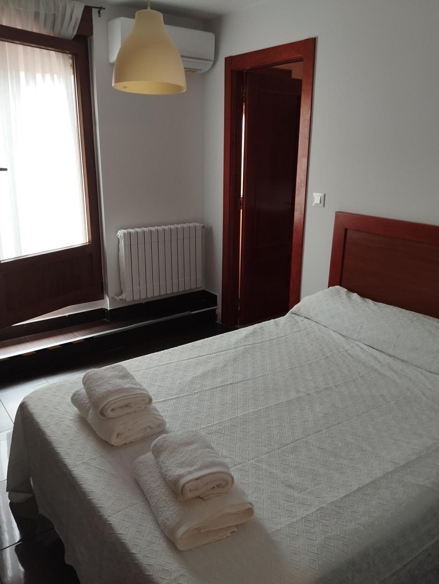 Hostal Bordillas Pomaluengo Buitenkant foto