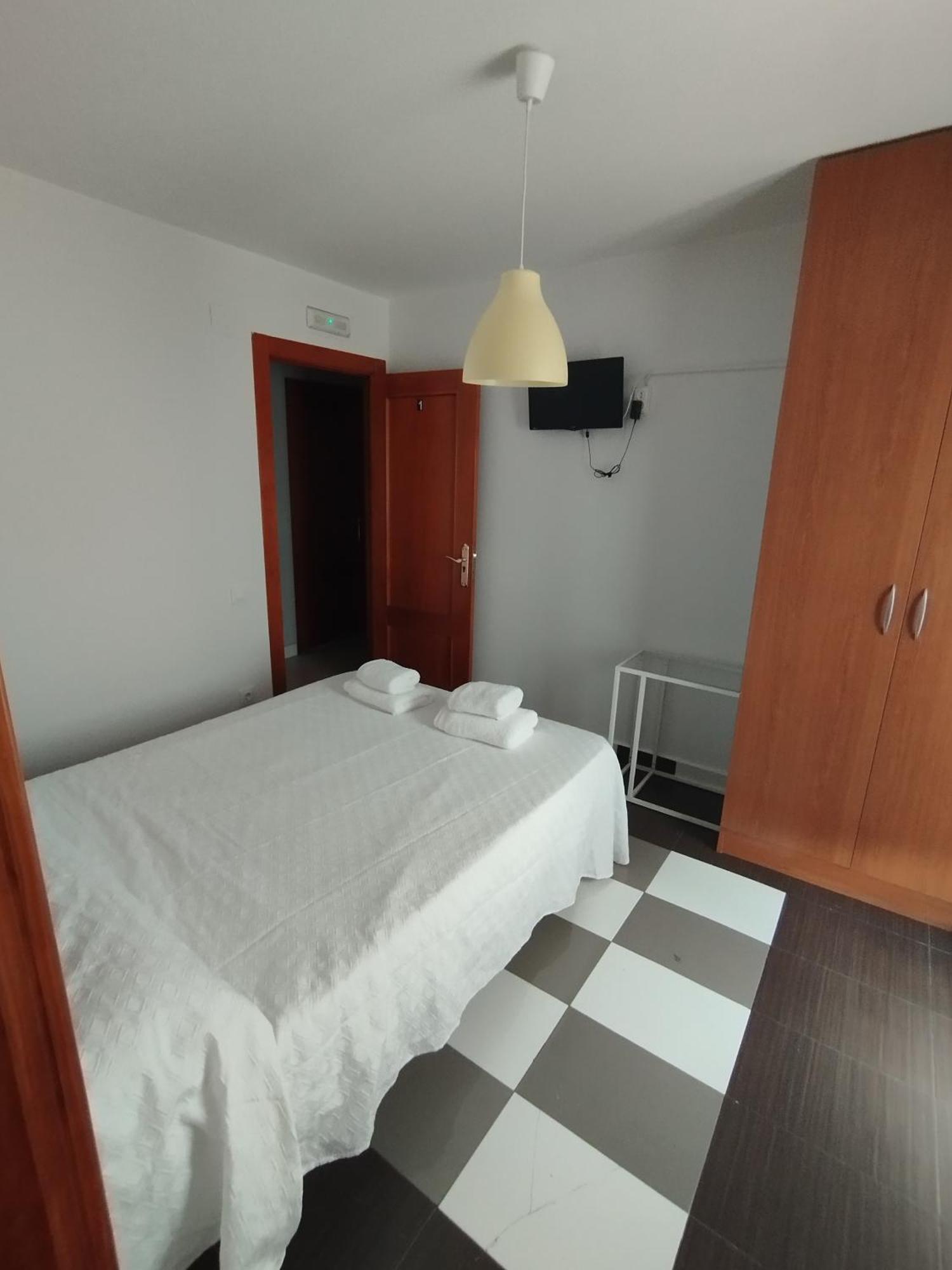 Hostal Bordillas Pomaluengo Buitenkant foto